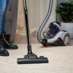 Dirt Devil Staubsauger Ohne Beutel - DD2504 - 700W - HEPA 12 Filter - 9M Reichweite - Mit Combibrush, Versenkter Bürste Und Parkettbürste - 4,9KG - Staubsammelbox 2,7L - Weiß 16 Dirt Devil Staubsauger Ohne Beutel - DD2504 - 700W - HEPA 12 Filter - 9M Reichweite - Mit Combibrush, Versenkter Bürste Und Parkettbürste - 4,9KG - Staubsammelbox 2,7L - Weiß -Besten Staubsauger Geschäft 5ac86a78d377d4225b9b5f2ce773d27c