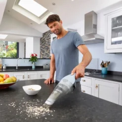 Black & Decker NVC215W Dustbuster, Eisblau 26 Black & Decker NVC215W Dustbuster, Eisblau -Besten Staubsauger Geschäft 62b5f8b258a27235734f0831f5f094cb