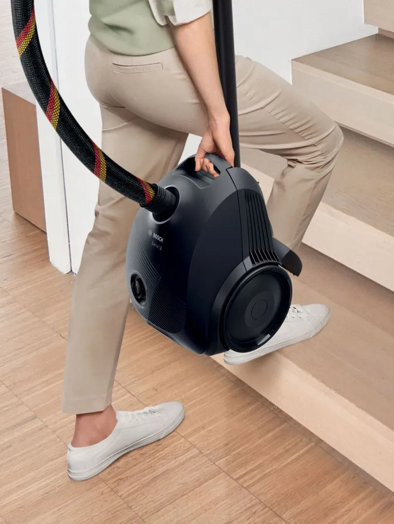 Bosch Serie 2 BGLS2CHAMP Bodenstaubsauger, Zylinder-Vakuum, Trocken, Staubbeutel, Hygienefilter, Filterung, 80 DB 4 Bosch Serie 2 BGLS2CHAMP Bodenstaubsauger, Zylinder-Vakuum, Trocken, Staubbeutel, Hygienefilter, Filterung, 80 DB – Bild 4